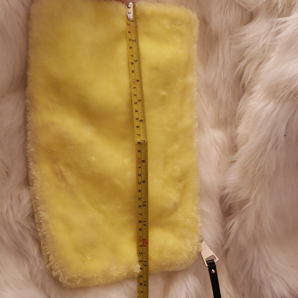 Zara Yellow faux fur clutch - Picture 5 of 6